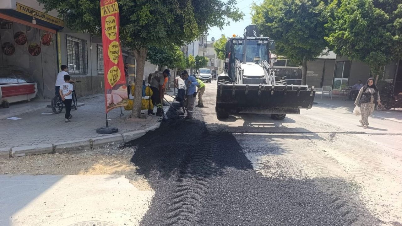 Akdeniz’de altyapı çalışmaları sonrası bozulan yol