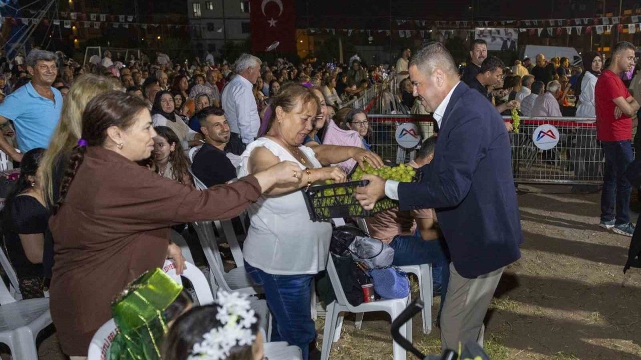 Mersin’de 7. Örtüaltı Üzüm Festivali coşkusu