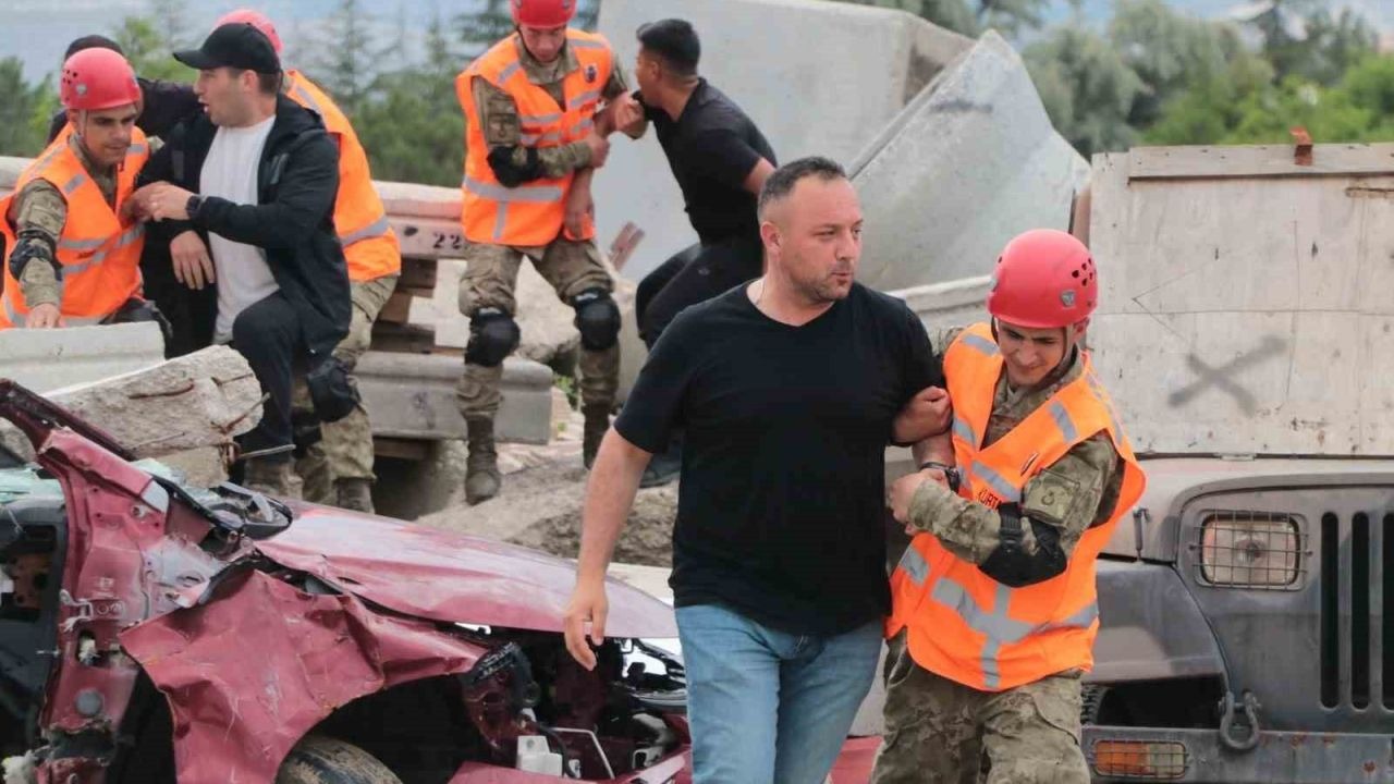 TSK’dan "İnsani Yardım Tatbikatı-2026"da gerçeğini aratmayan