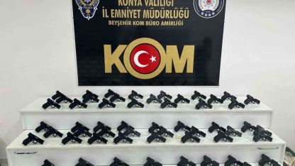Durdurulan araçta 70 adet kaçak tabanca bulundu
