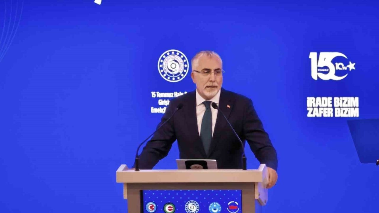 Bakan Işıkhan: "15 Temmuz gecesi sendikalarımızın sergilediği tavır da demokrasi tarihimiz açısından son derece önemlidir"