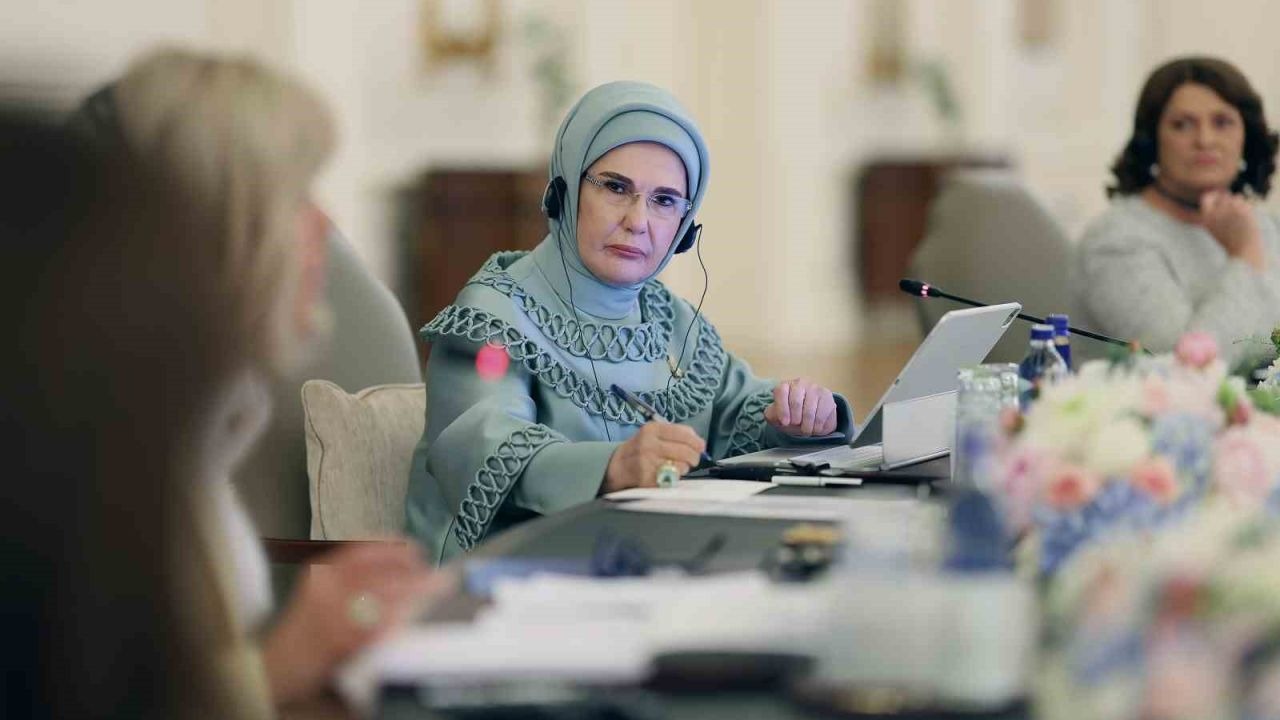 Emine Erdoğan’ın NATO marjında buluşturduğu lider eşleri "Çocuklar, Teknoloji ve Güvenlik" konusunu ele aldı