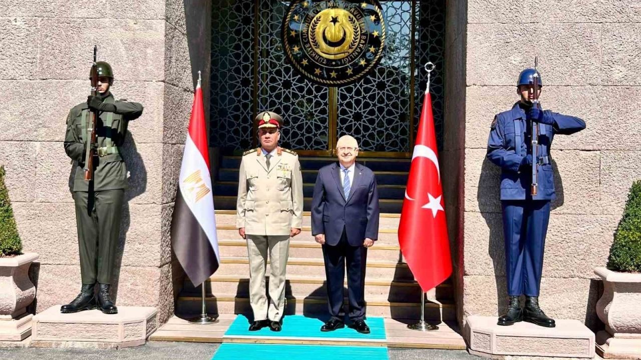 Milli Savunma Bakanı Güler, Mısır Silahlı Kuvvetler Başkomutanı Zaher ile görüştü
